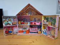 Puppenhaus, mit Bären, Elefanten, Möbeln Bayern - Aschaffenburg Vorschau