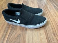 Nike Slipper Köln - Bickendorf Vorschau