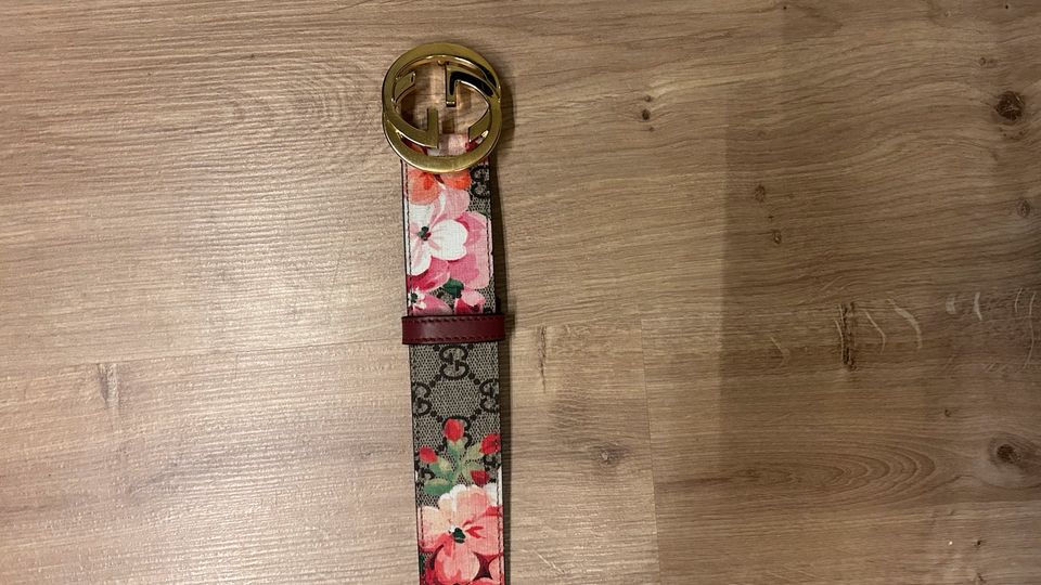 Gucci Blooms Gürtel, Gr. 80, goldene Schnalle in Rostock