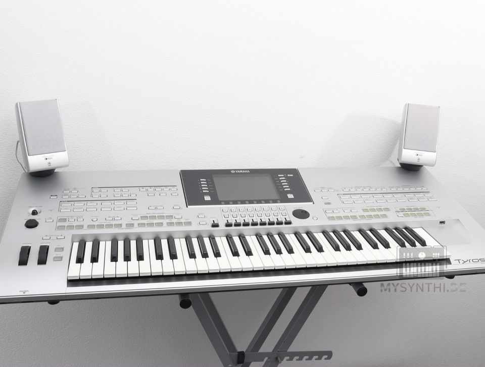 Yamaha Tyros 3 Keyboard inkl. Lautsprecher + 1 J. Gewährleistung in Möhnesee