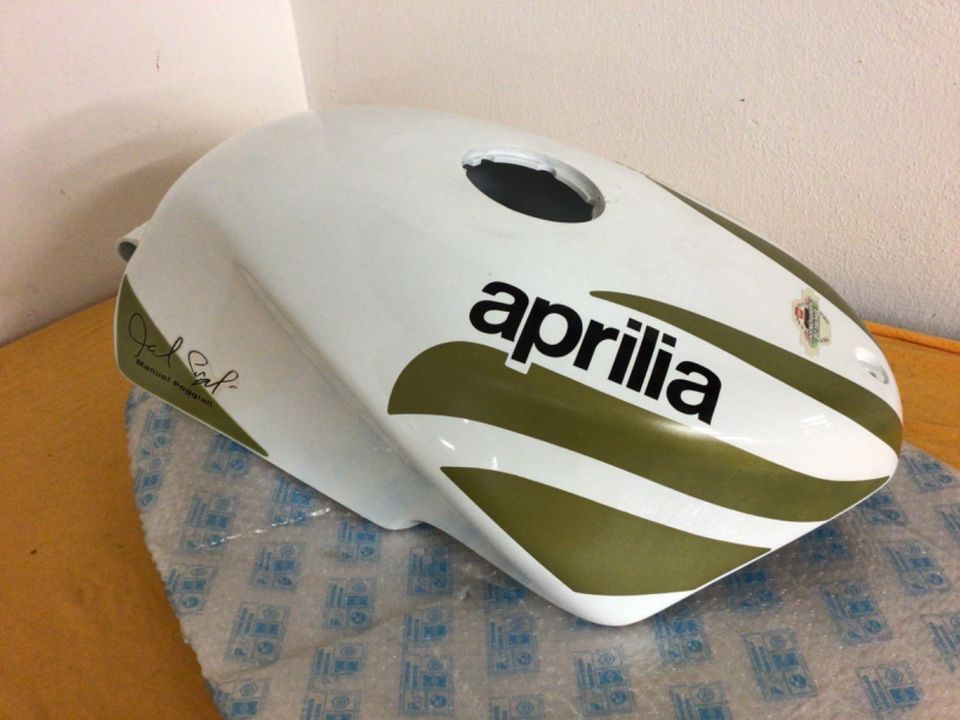 Aprilia rs 125 Manuel poggiali Tankhaupe Tank neu 300€ in Bad Abbach