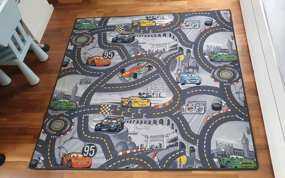 Cars Spielzeugteppich Autoteppich 1,58x1,58m in Stuttgart