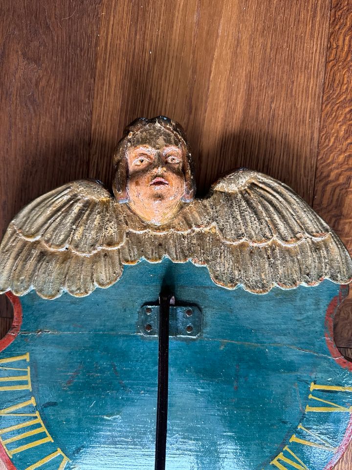 Antike Sonnenuhr Holz Engel in Ottobrunn