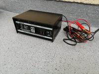 Batterieladegerät von Absaar, wie neu, 5 A, 12 Volt Hessen - Fulda Vorschau