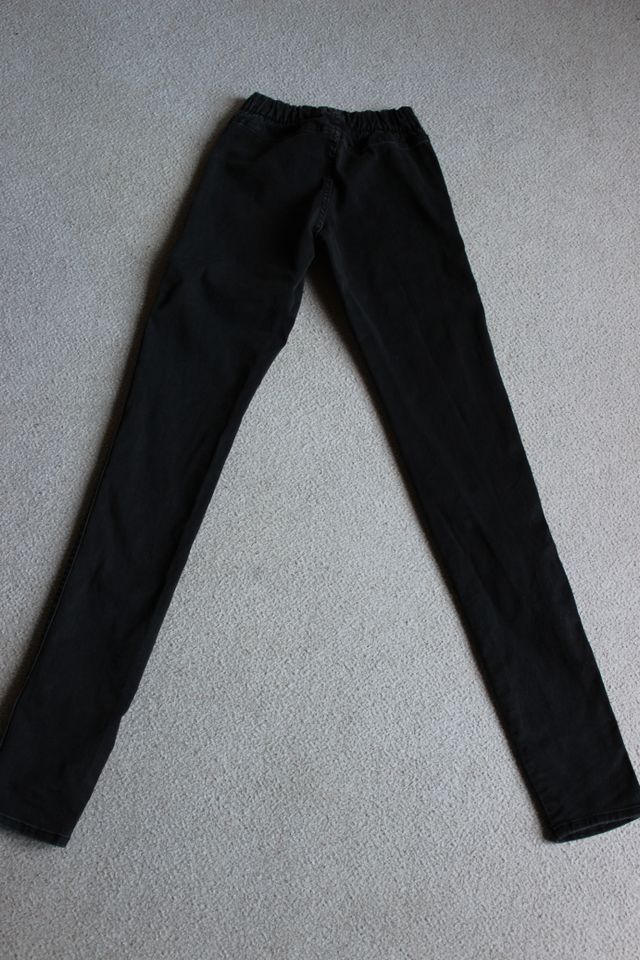 H&M Jeans Legging Treggins Skinny XS/S 34/36 schwarz Hose Damen in Borkum