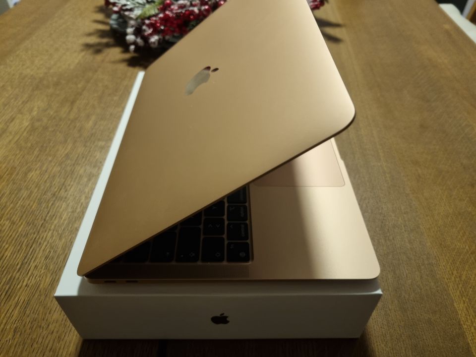 Apple MacBook Air M1 neuwertig aber tiefenentladen in Düsseldorf