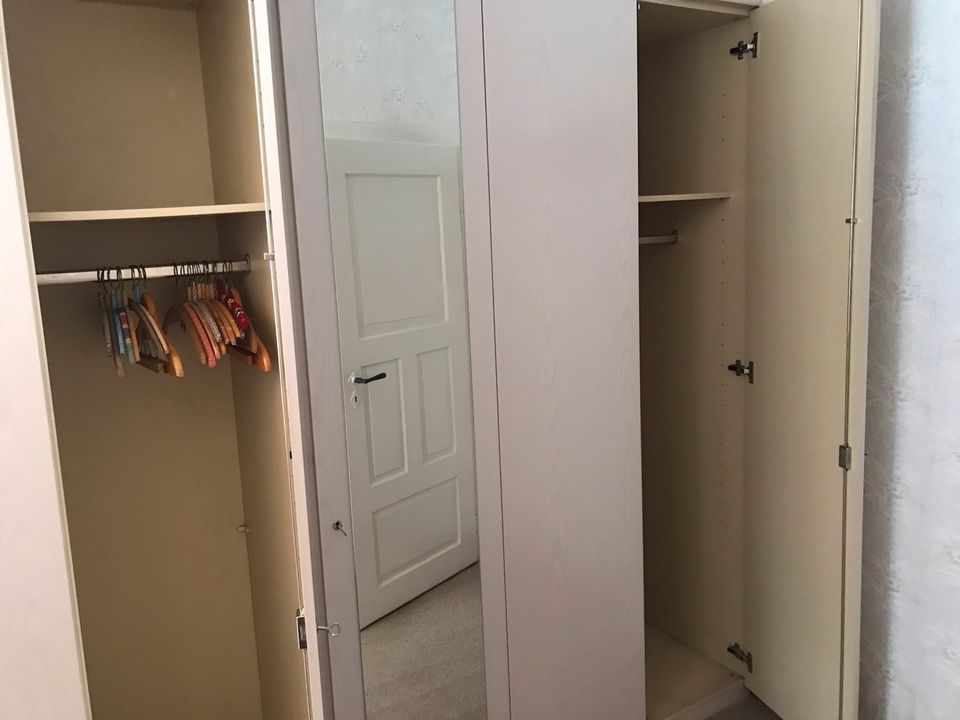 Schrank mit Sidebord & Anrichte in Schönborn