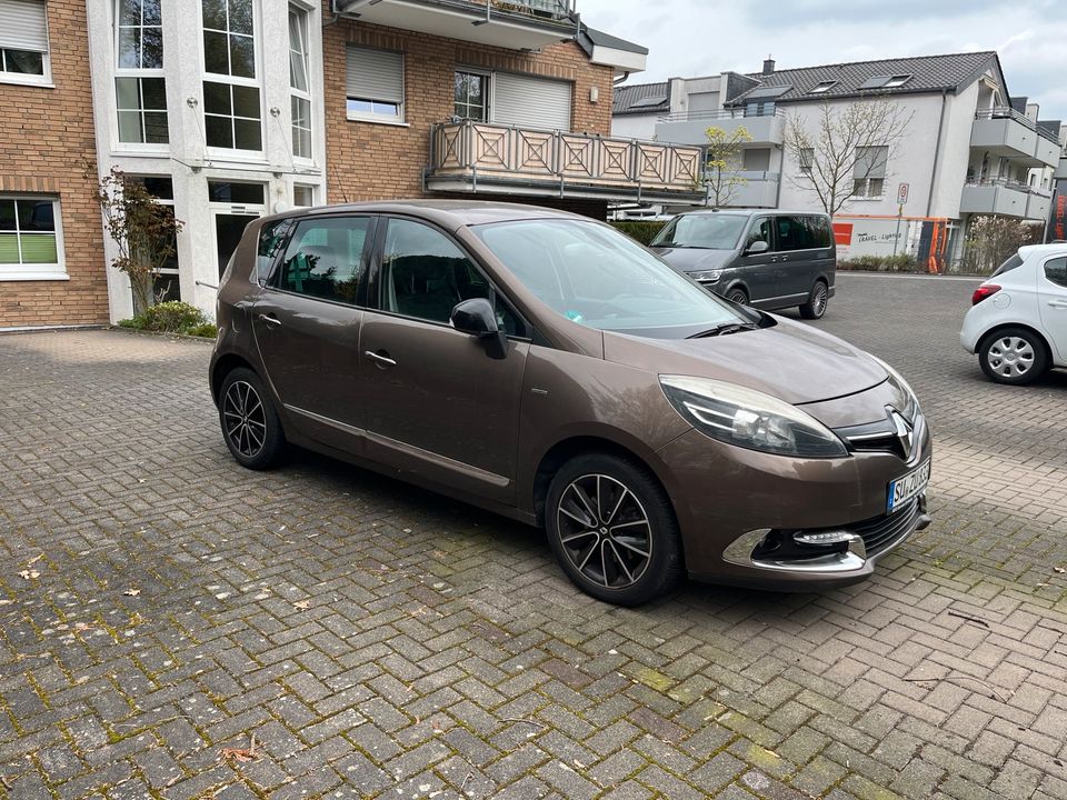 Renault Scenic III Bose Edition 1.5 - Diesel in Königswinter