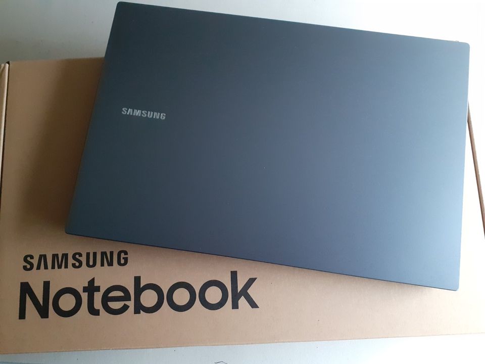 SAMSUNG GALAXY 550XDA-KA1DE, NOTEBOOK, NEUWERTIG in Hamburg