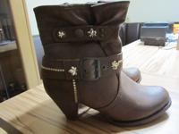 Damen Stiefelette Gr. 38 mit Strass und Nieten NEU Niedersachsen - Osnabrück Vorschau
