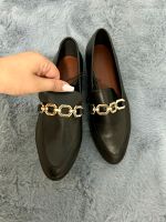 Damen Schuhe schwarz H&m Größe 39 goldene Details Slipper Nordrhein-Westfalen - Ahlen Vorschau