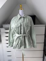 Zara Blogger Jeans Denim Jacke mit Gürtel Größe M mint türkis Nordrhein-Westfalen - Altena Vorschau