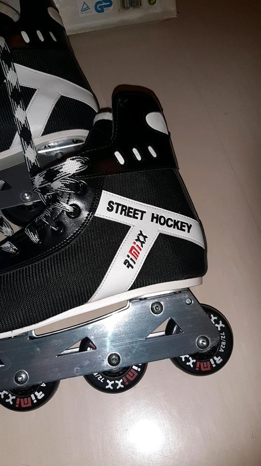 Skater, Inliner, Gr 45 für Street Hockey in Zossen-Waldstadt