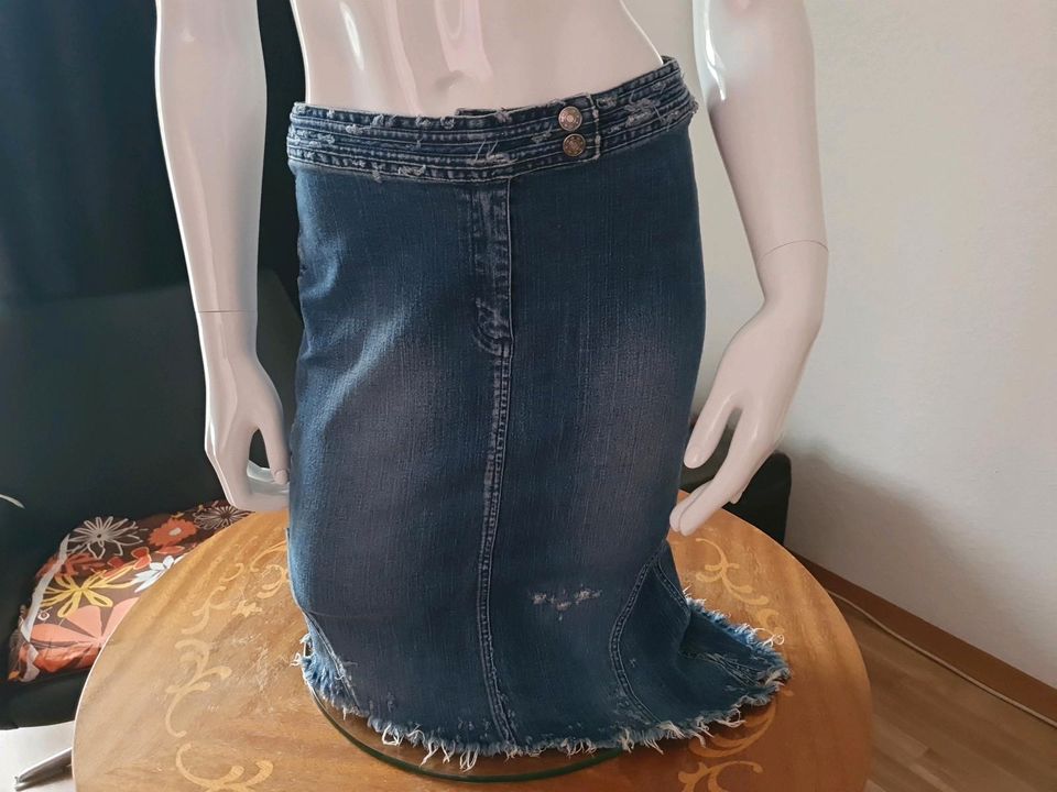 Asymmetrischer Jeansrock in Sachsen - Hoyerswerda | eBay Kleinanzeigen ist  jetzt Kleinanzeigen