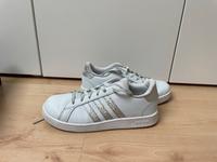 Sneaker Turnschuhe von Adidas für Mädchen Nordrhein-Westfalen - Hövelhof Vorschau