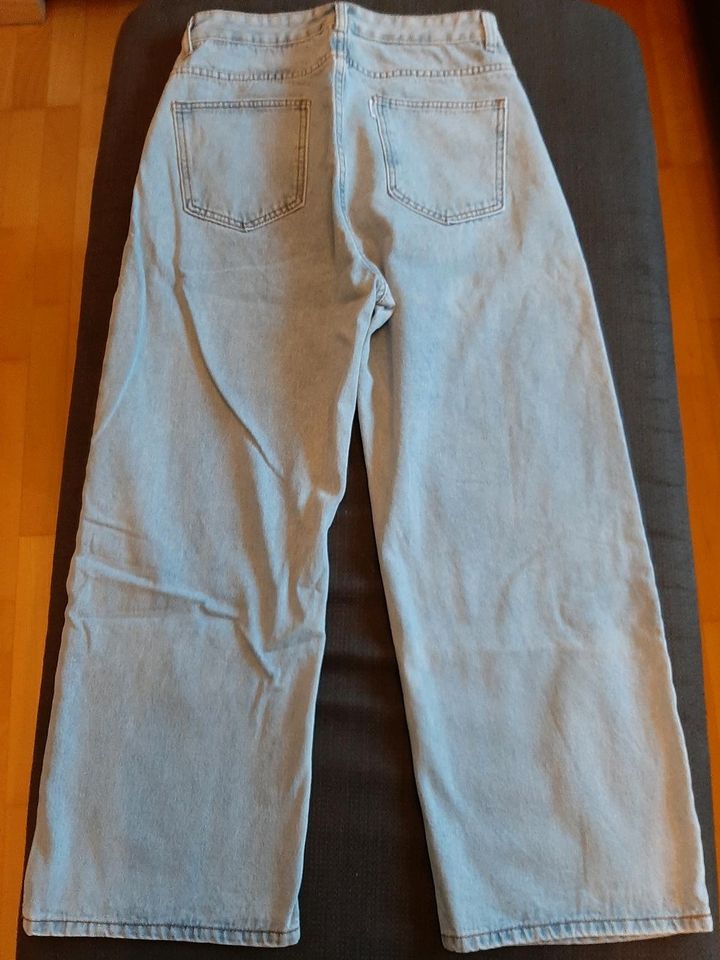 Jeans hellblau in Ober-Ramstadt