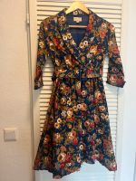 Kleid blau mit Blumenmuster von Lindy Bop, Gr. 34 Köln - Nippes Vorschau