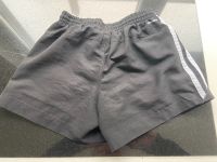 Adidas Shorts schwarz mit Innenslip 128 Köln - Rodenkirchen Vorschau