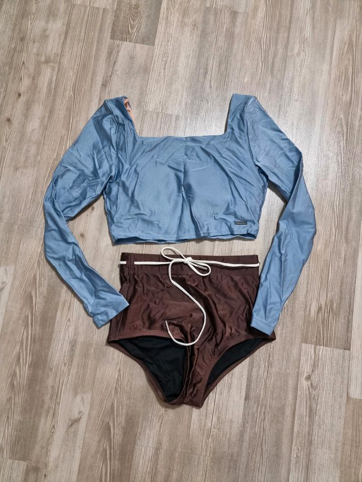 Women's rash guard set (Size S) in Düsseldorf