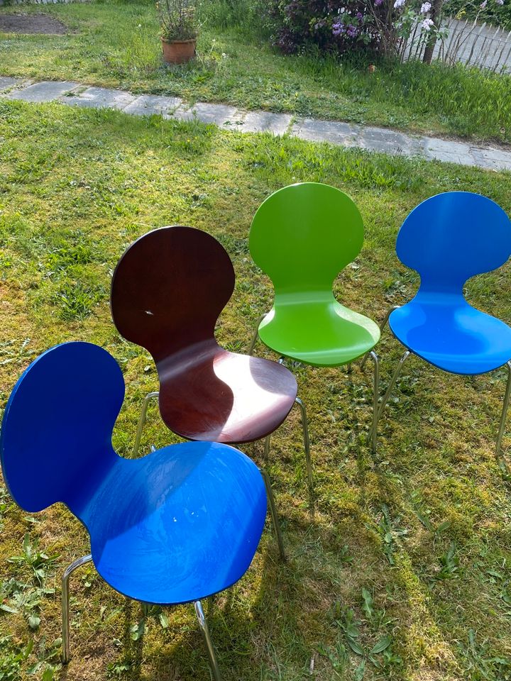 Stühle aus Holz in Hanstedt