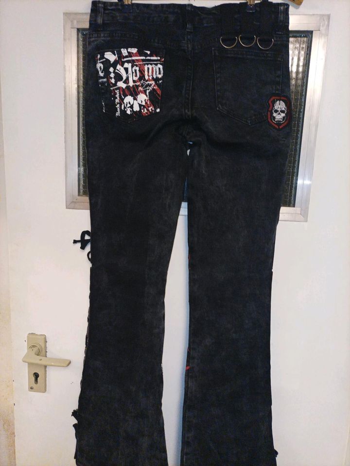 Rock Rebel Jeans mit Schnürung und Patches W30 L34 in Flörsheim am Main