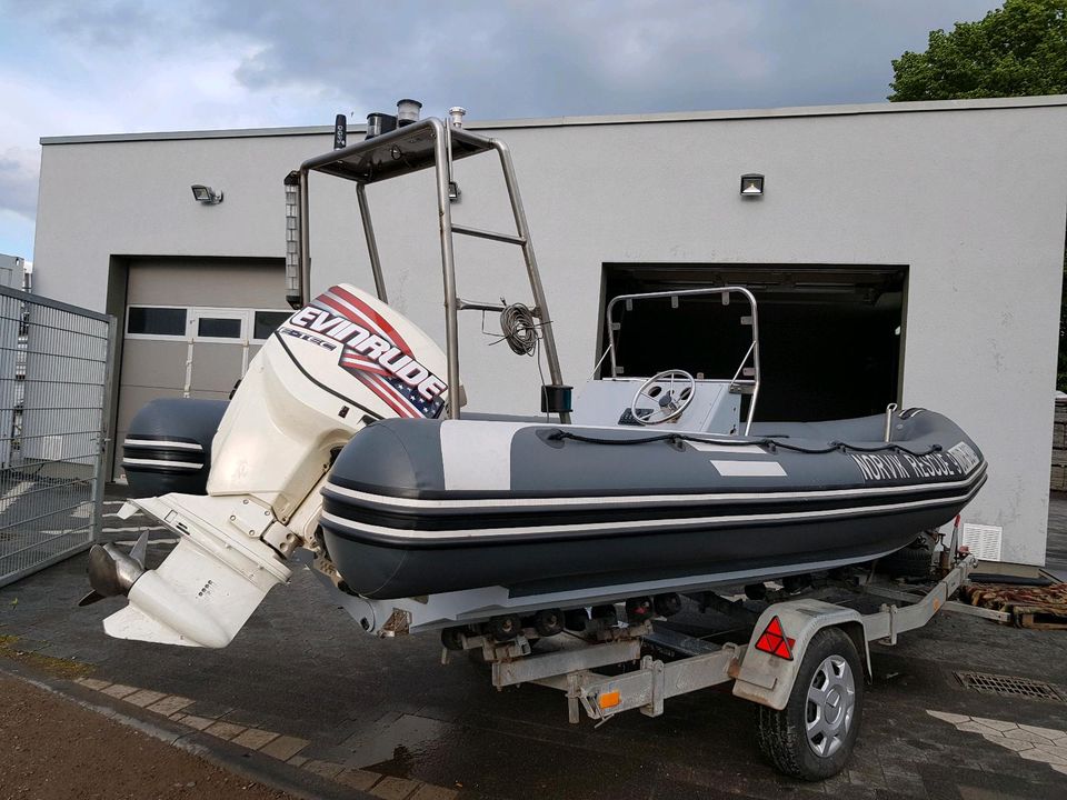 Boot RIB Festrumpfschlauchboot, Motorboot in Rösrath