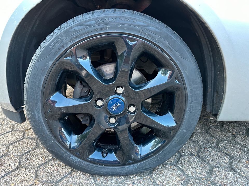 Ford Fiesta 1,3 Liter Alufelgen Klima TÜV NEU 05/2026 4-Türig in Niederkassel