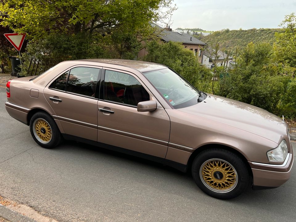 Mercedes-Benz c-klasse W202 Elegance EINMALIG in Burgbrohl