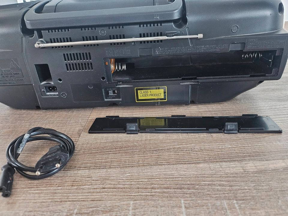JVC RC-X320 CD Portabler Radio Cassetten Recorder mit Batterie in Winterlingen
