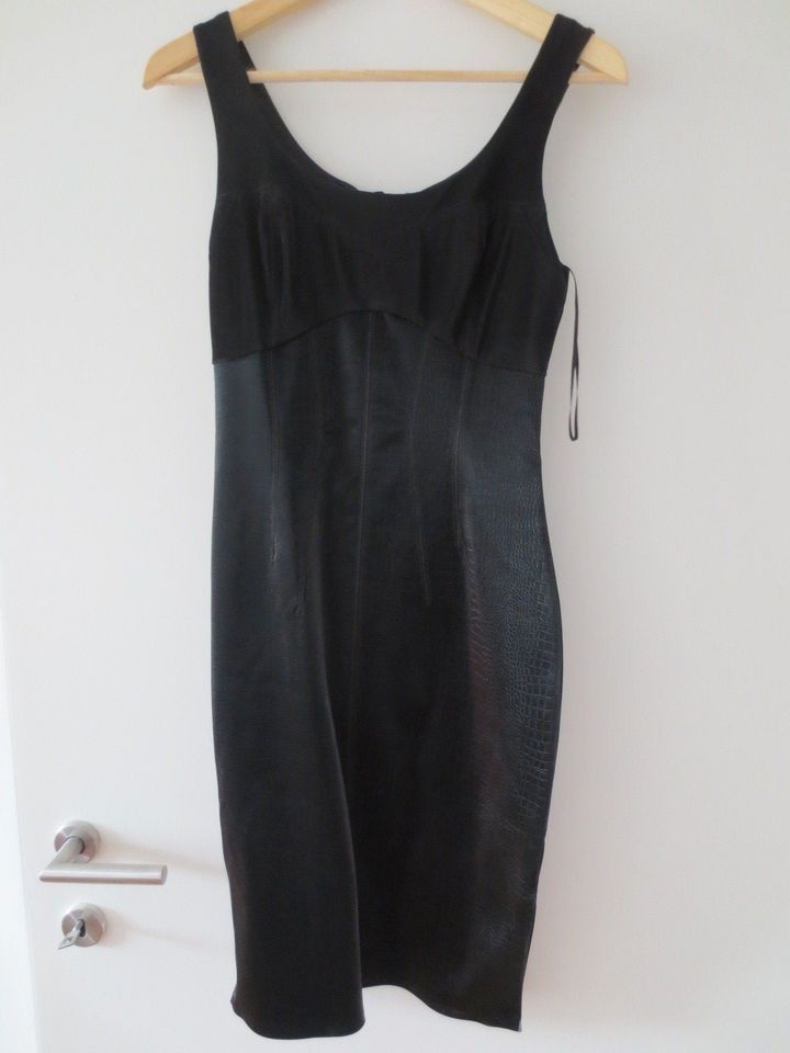 Guess, Kunstlederkleid, Träger, Gr. 36/ S, NEU, ungetragen in Laufen