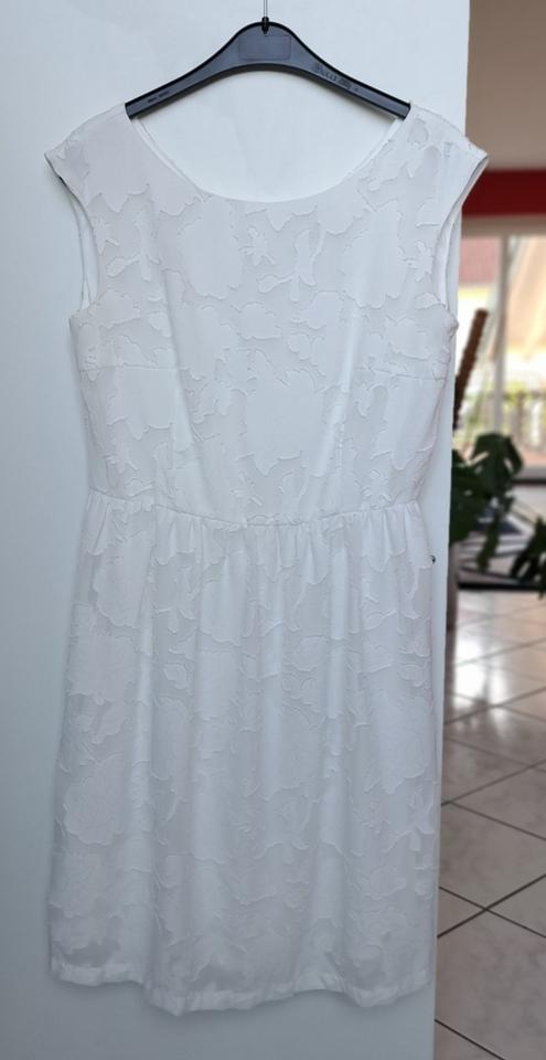 Kleid, weiß, festl., Gr 38, florale Spitzendesign, gefüttert in Horbach