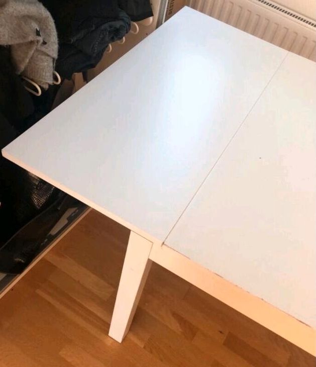 Ikea Bjursta Tisch Esstisch weiß in Wuppertal