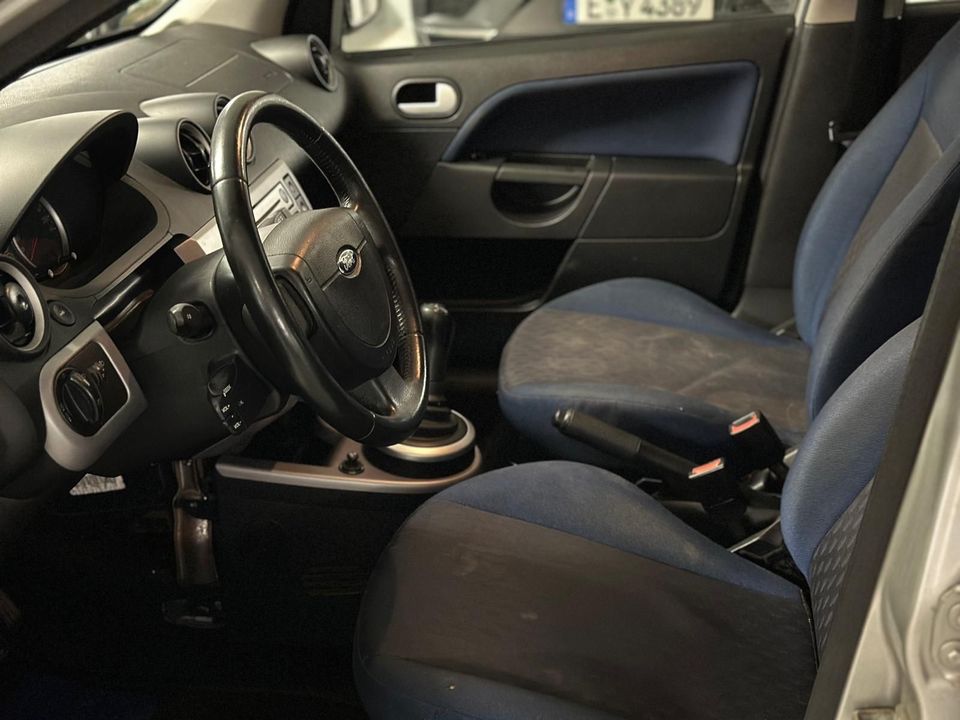 Ford Fiesta Futura Automatik in Essen