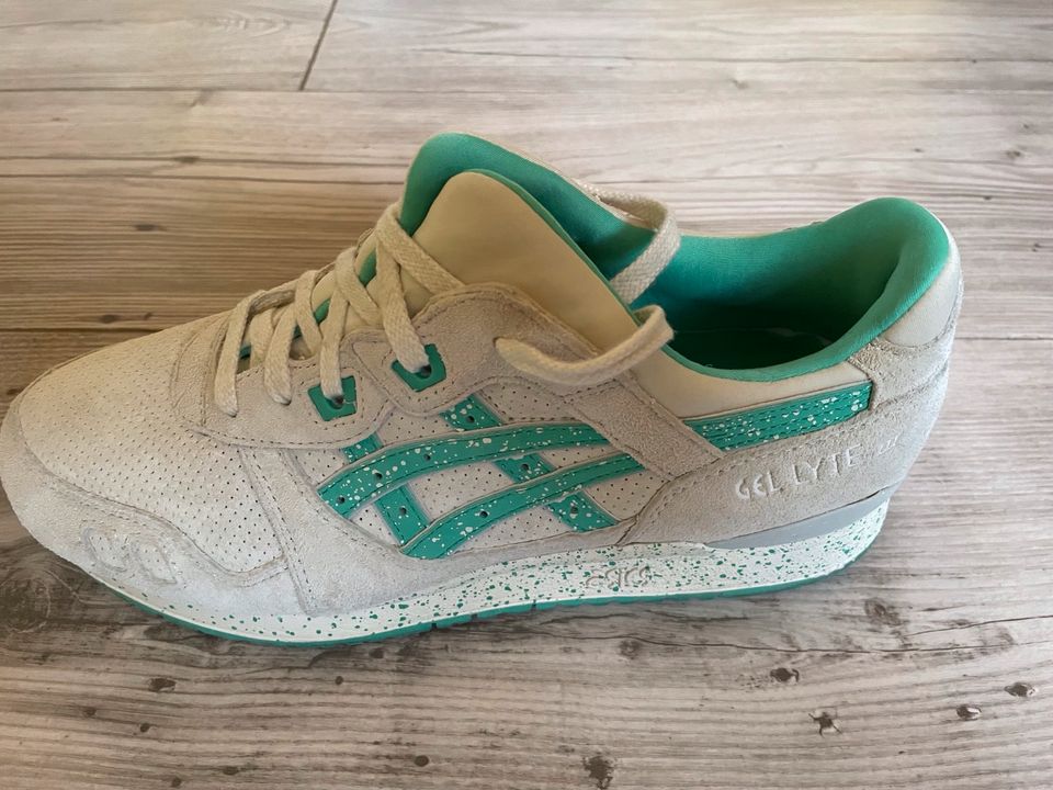 Asics Wildledersneaker in Berlin