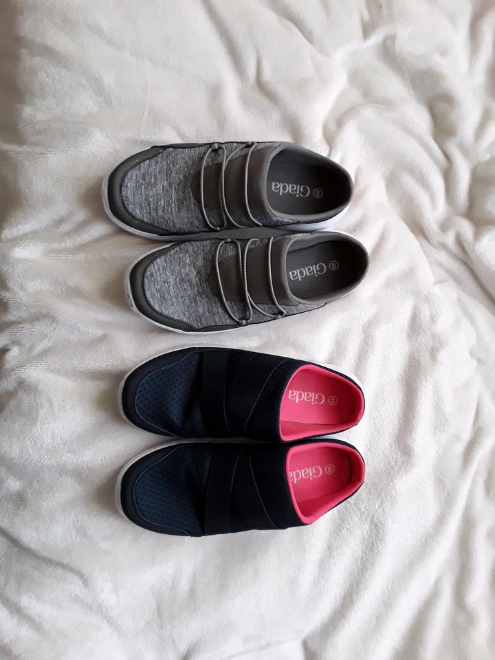 Slipper  Sabouts 40 Neu OHNE Karton blau und oder grau in Troisdorf