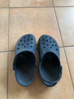 Crocs  2 paar Größe 4-5 XS und 5-7 blau schwarz top wie neu Hessen - Lohfelden Vorschau