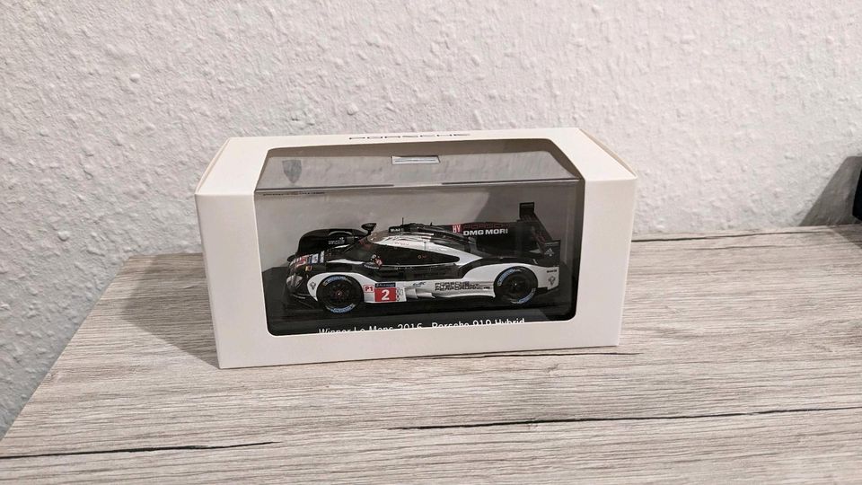 Spark Porsche 919 Hybrid 2016 #2 (Winner Le Mans 2016) in 1:43 in Hockenheim