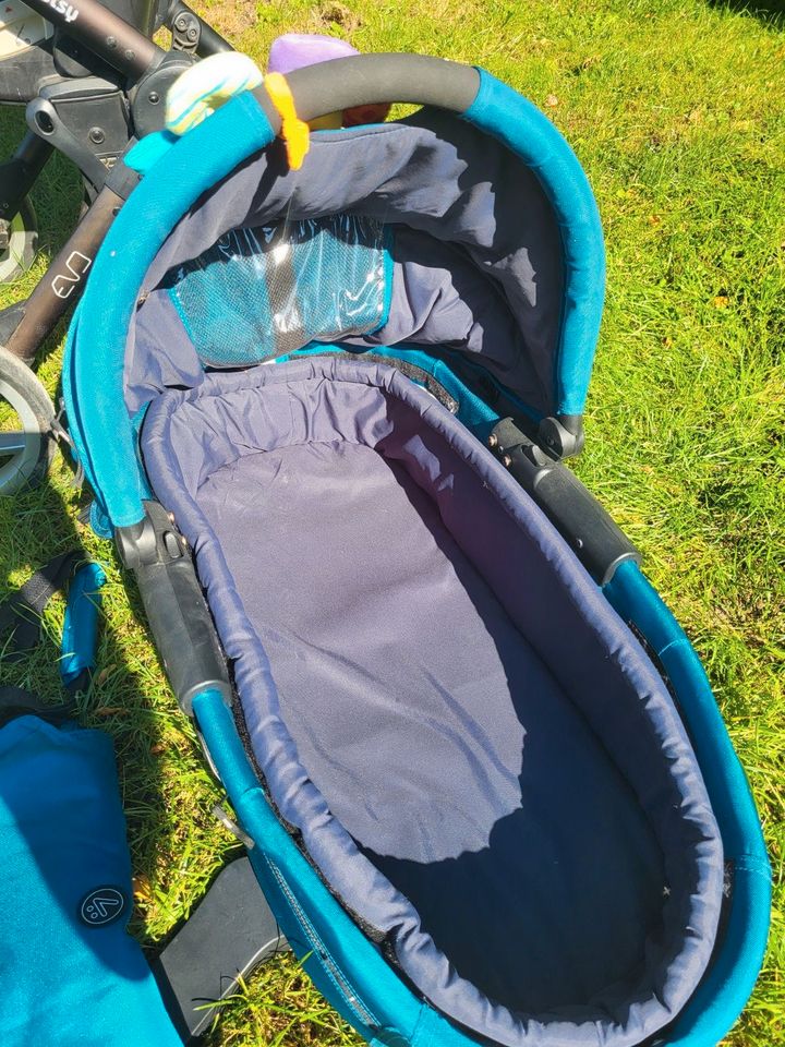 Mutsy Evo Kinderwagen mit Babyschale und Sportaufsatz in Schwichtenberg