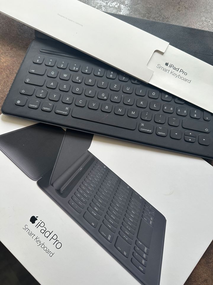 iPad Pro + Smart Keyboard Folio (Tastatur) in Originalverpackung in Paunzhausen