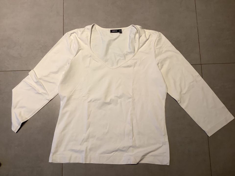 Weißes Shirt von MEXX Gr. XL 95% Polyamid, 5% Elastan wie neu in Waltrop