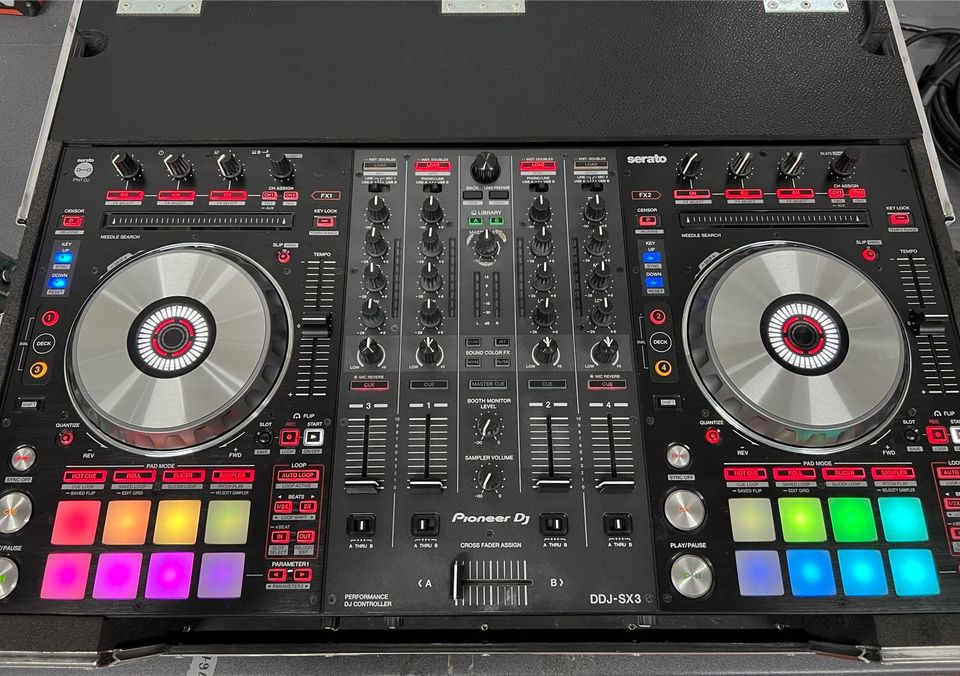 Pioneer DDJ SX3 Controller in Berlin