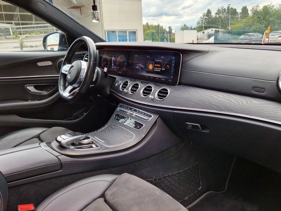 Mercedes-Benz E 220 /*AMG-Line Panorama 360°-Kamer SHZ Facelif in Kippenheim