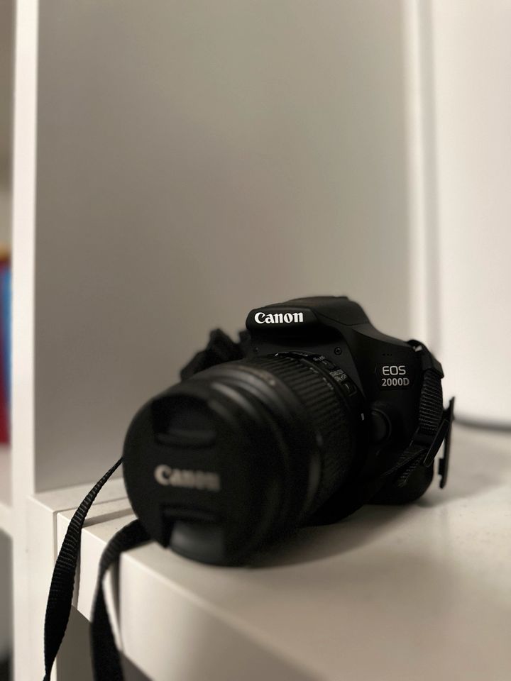 Canon EOS 2000D ( Kamera ) in Bielefeld
