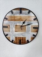 Uhr Holz ø 30 cm Wanduhr Wohnzimmeruhr modern Epoxid Niedersachsen - Aurich Vorschau