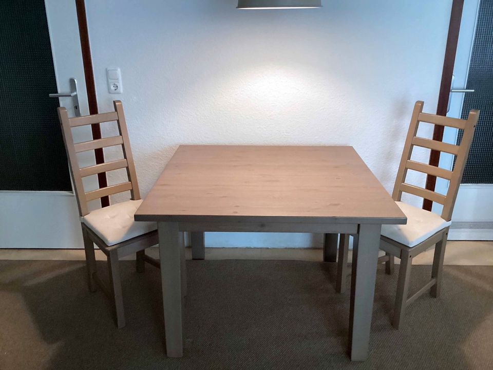 IKEA Ess Tisch und 2 Stühle aus 22089 Hamburg in Hamburg