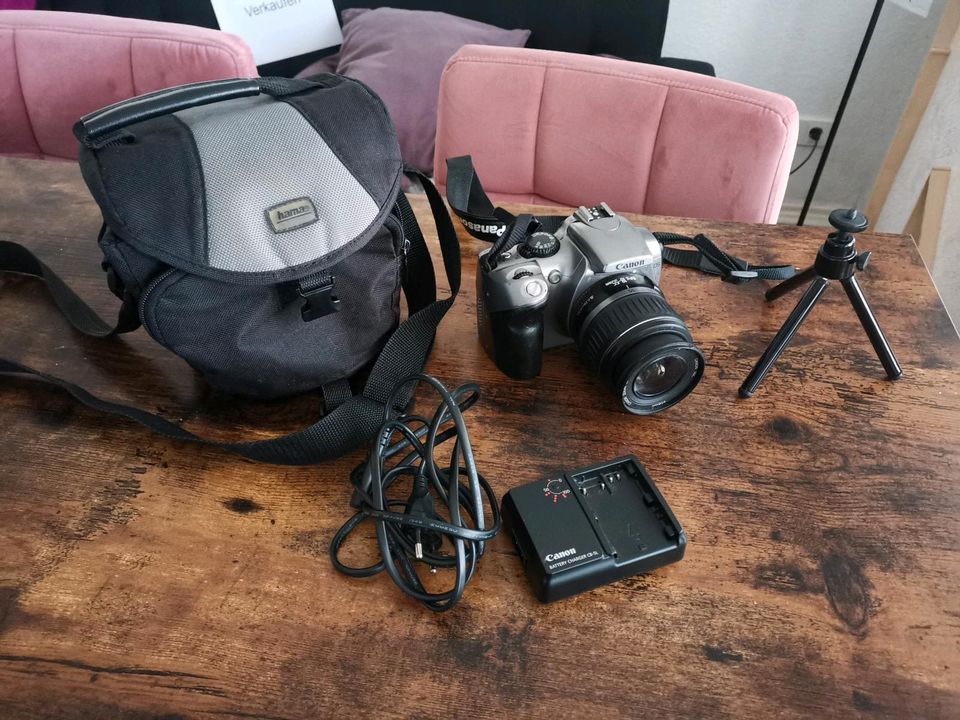 Canon EOS 300 D inkl. Stativ und passender Tasche in Bremen