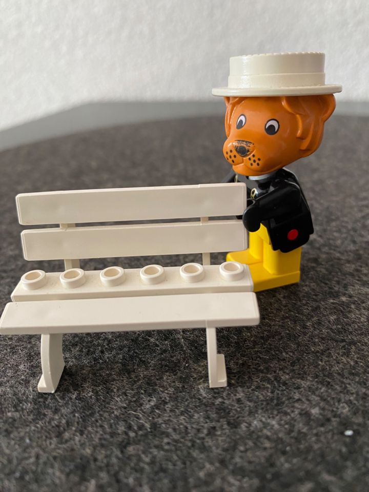 LEGO Fabuland Lionel Lion mit Parkbank in Oberursel (Taunus)