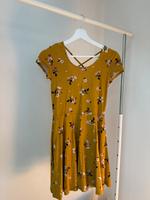 Kleid mit Blümchenmuster Hessen - Dornburg Vorschau