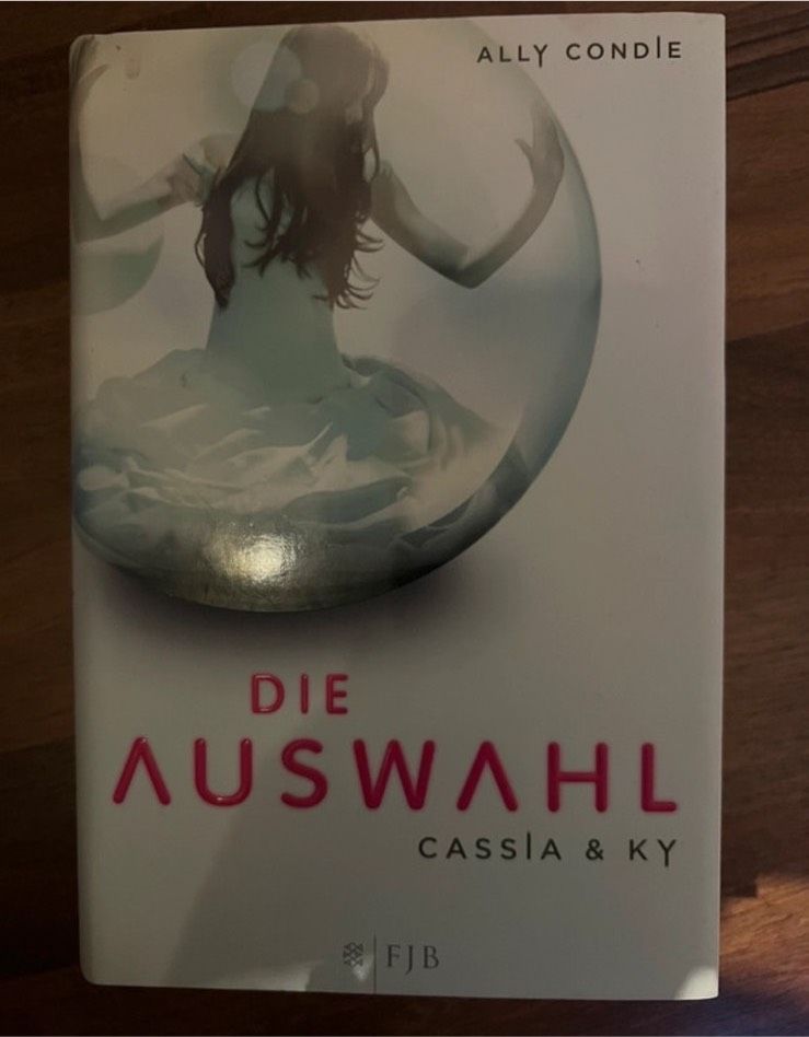 Ally Condie Die Auswahl in Fuldatal