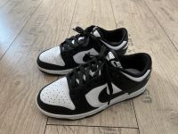 Nike  Schuhe dunk low Größe 40 schwarz-weiss neuwertig Rheinland-Pfalz - Rodalben Vorschau
